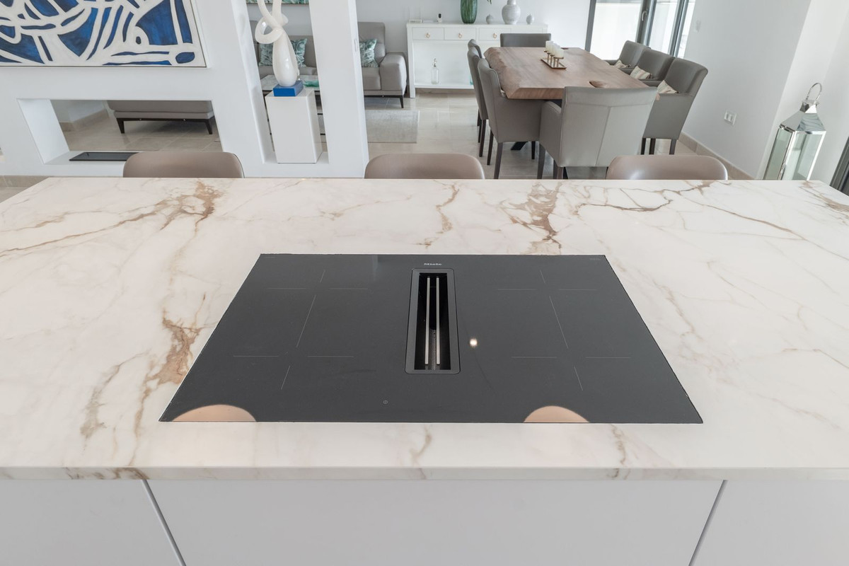 Appartement te koop in Los Flamingos | 4 slaapkamers H5351374