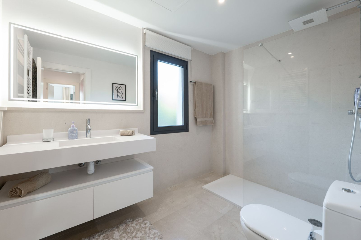 Appartement te koop in Los Flamingos | 4 slaapkamers H5351374