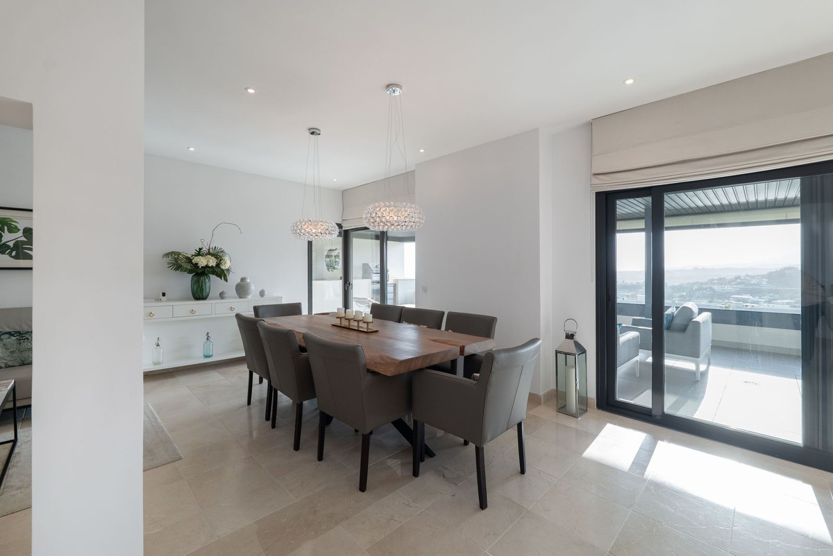 Appartement te koop in Los Flamingos | 4 slaapkamers H5351374