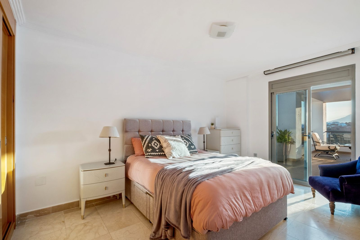 Appartement te koop in Los Flamingos | 3 slaapkamers H5372905