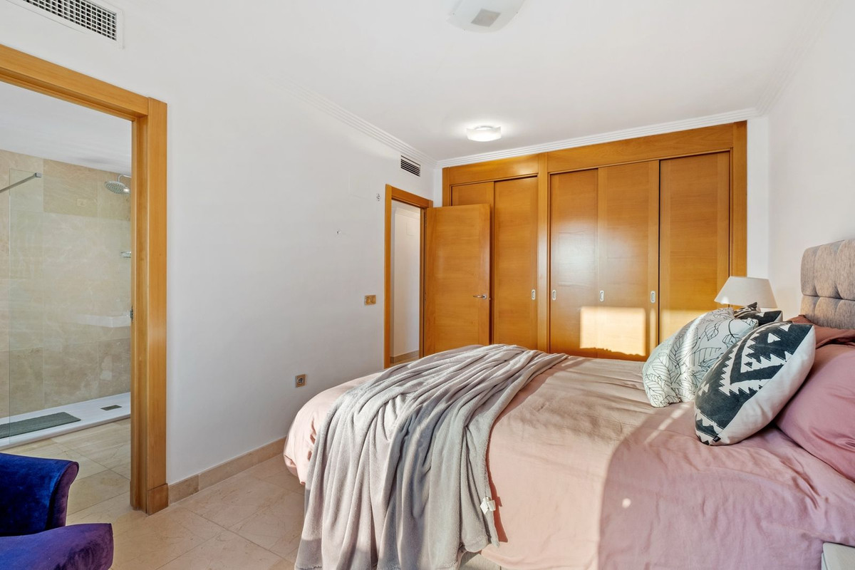 Appartement te koop in Los Flamingos | 3 slaapkamers H5372905