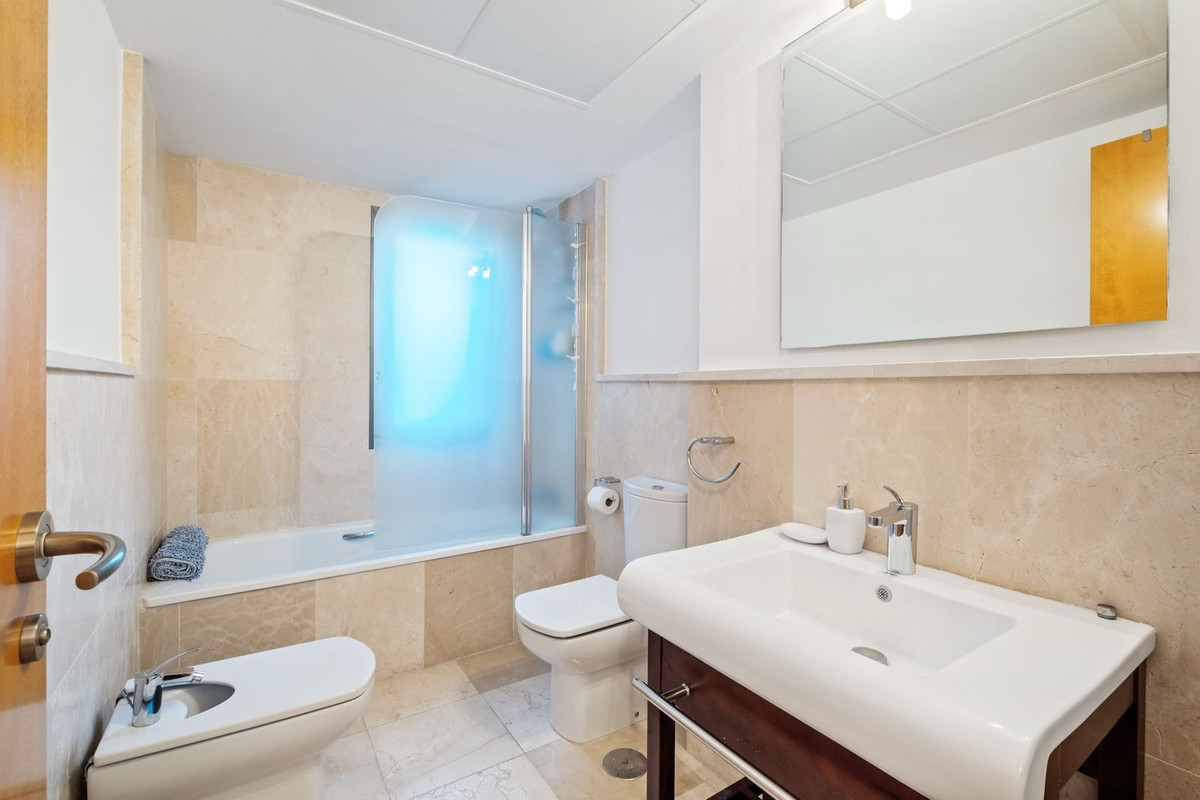 Appartement te koop in Los Flamingos | 3 slaapkamers H5372905