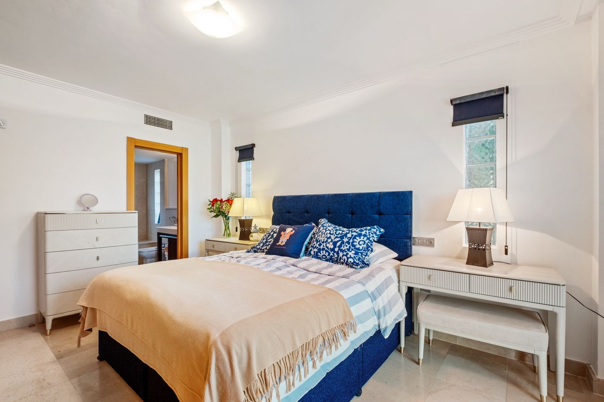 Appartement te koop in Los Flamingos | 3 slaapkamers H5372905