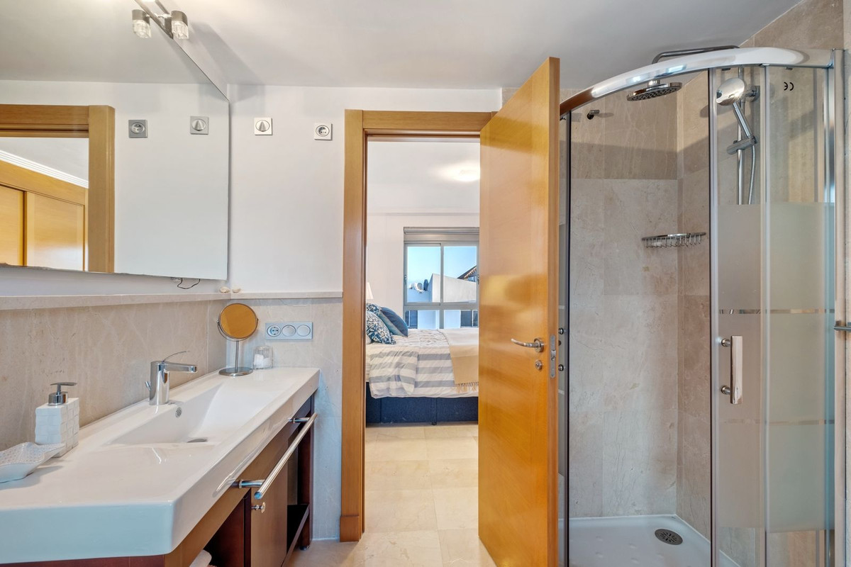 Appartement te koop in Los Flamingos | 3 slaapkamers H5372905