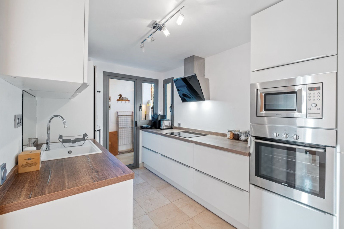 Appartement te koop in Los Flamingos | 3 slaapkamers H5372905