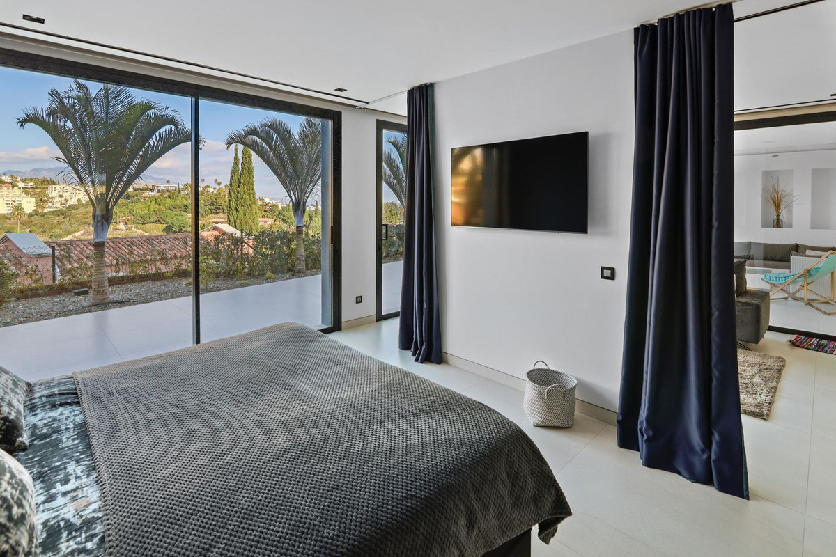 Appartement te koop in Los Flamingos | 6 slaapkamers H5401039