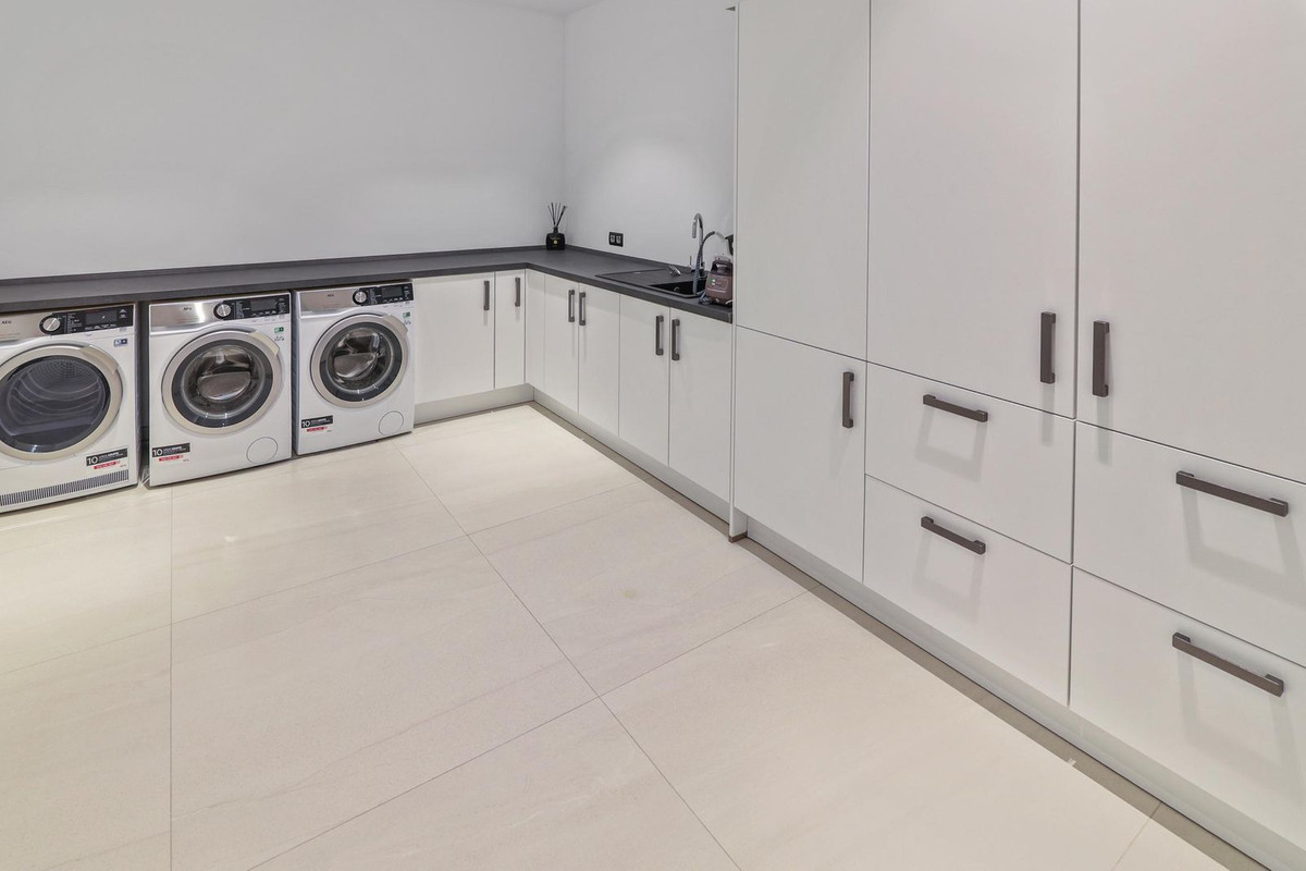 Appartement te koop in Los Flamingos | 6 slaapkamers H5401039