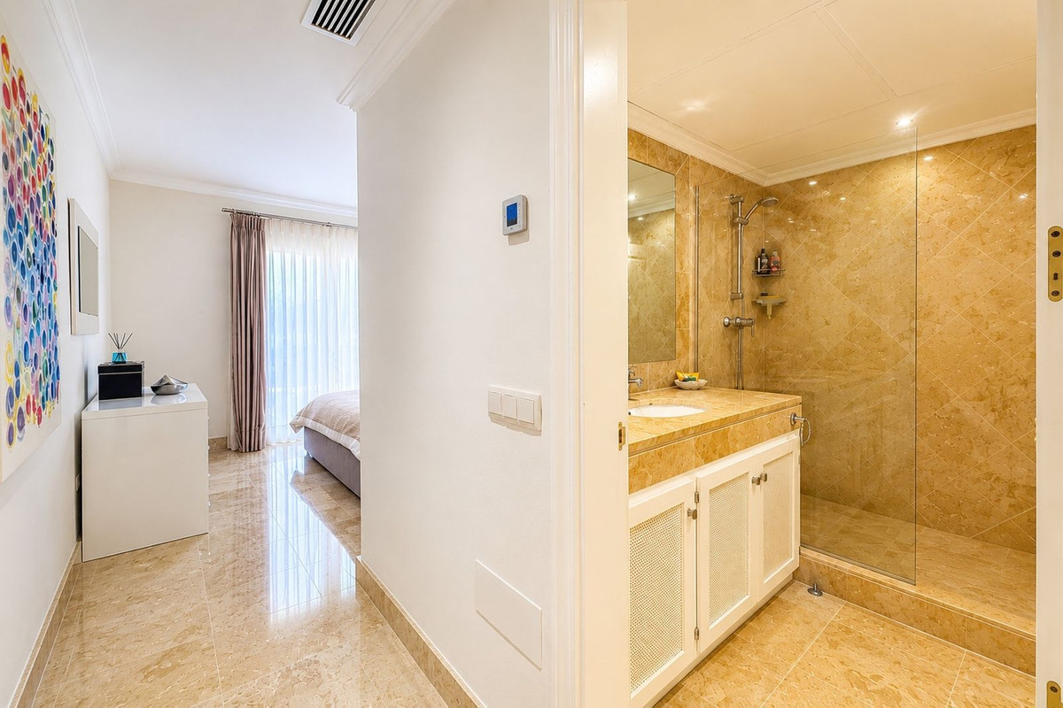 Appartement te koop in Los Flamingos | 3 slaapkamers H5401804