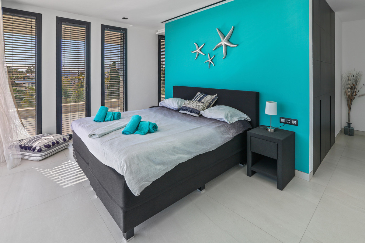 Appartement te koop in Los Flamingos | 6 slaapkamers H5444491