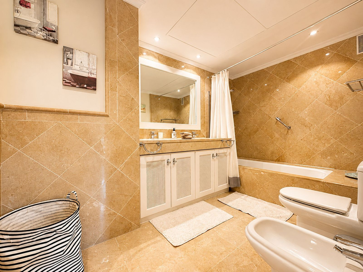 Appartement te koop in Los Flamingos | 2 slaapkamers H5463109