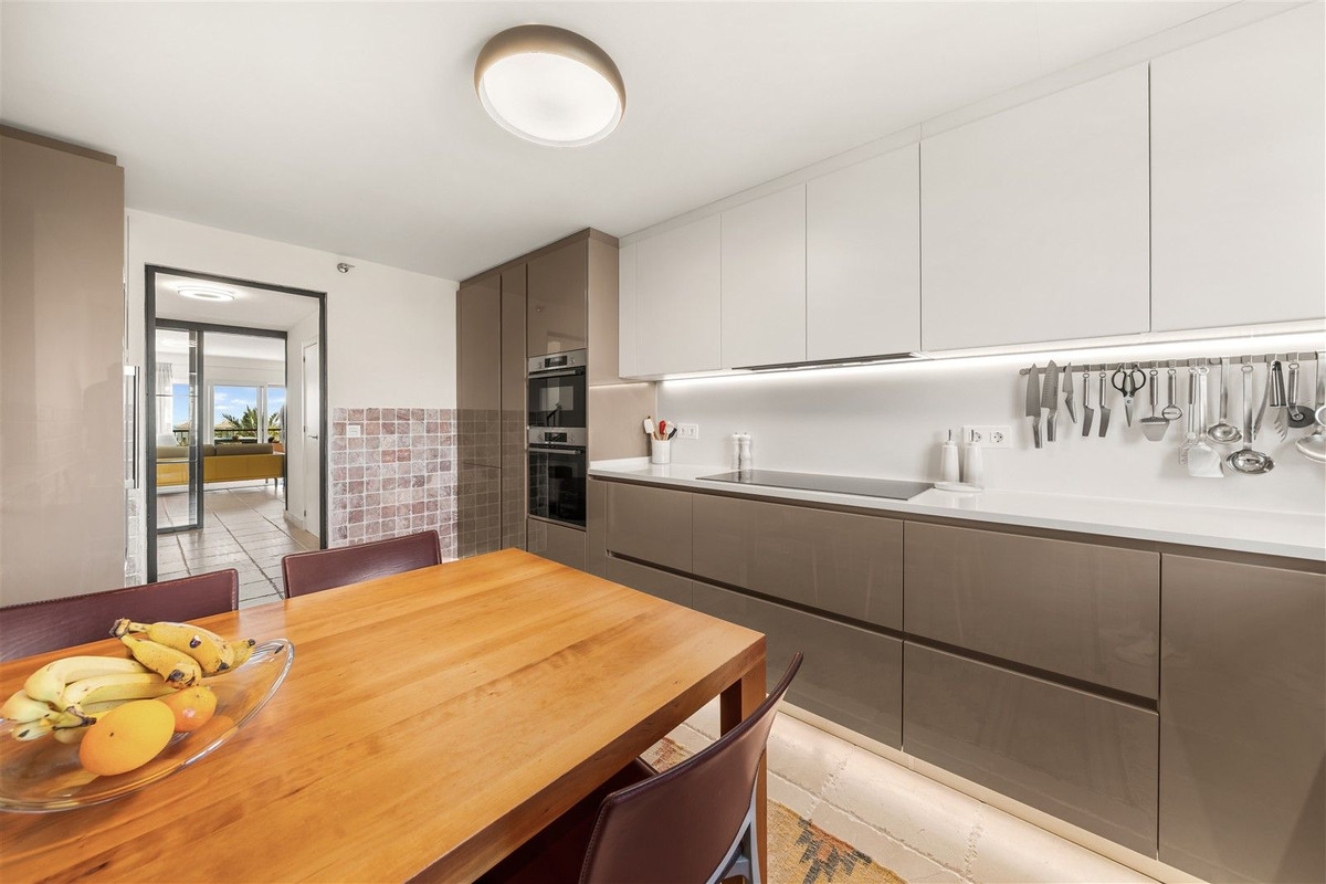 Appartement te koop in Los Flamingos | 4 slaapkamers H5502853