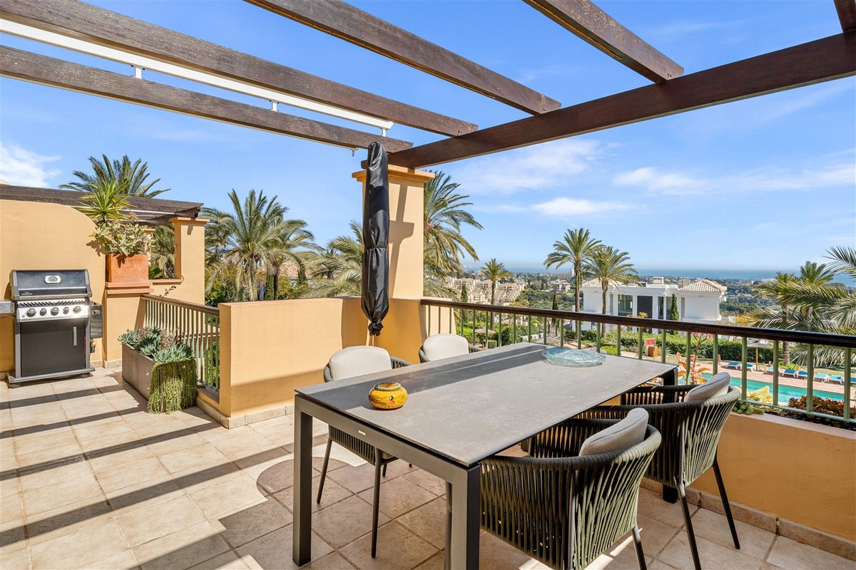 Appartement te koop in Los Flamingos | 4 slaapkamers H5502853