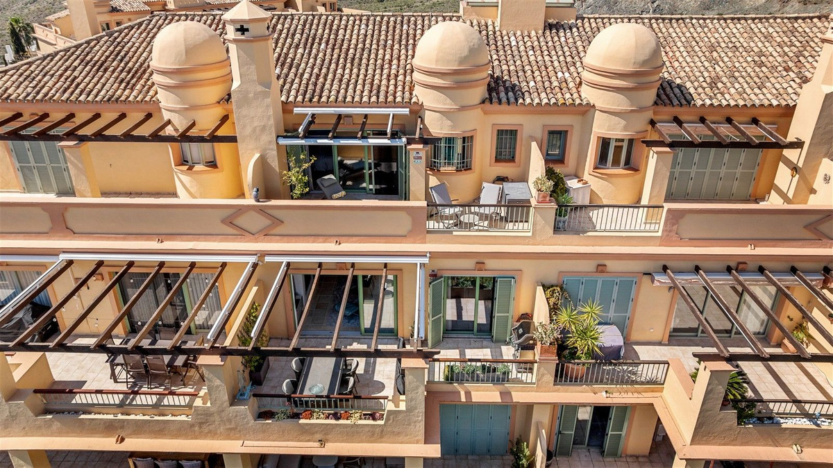 Appartement te koop in Los Flamingos | 4 slaapkamers H5502853