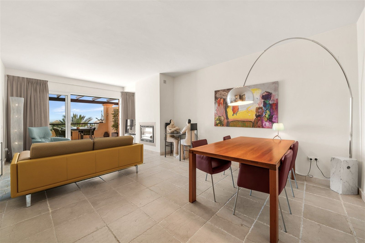 Appartement te koop in Los Flamingos | 4 slaapkamers H5502853