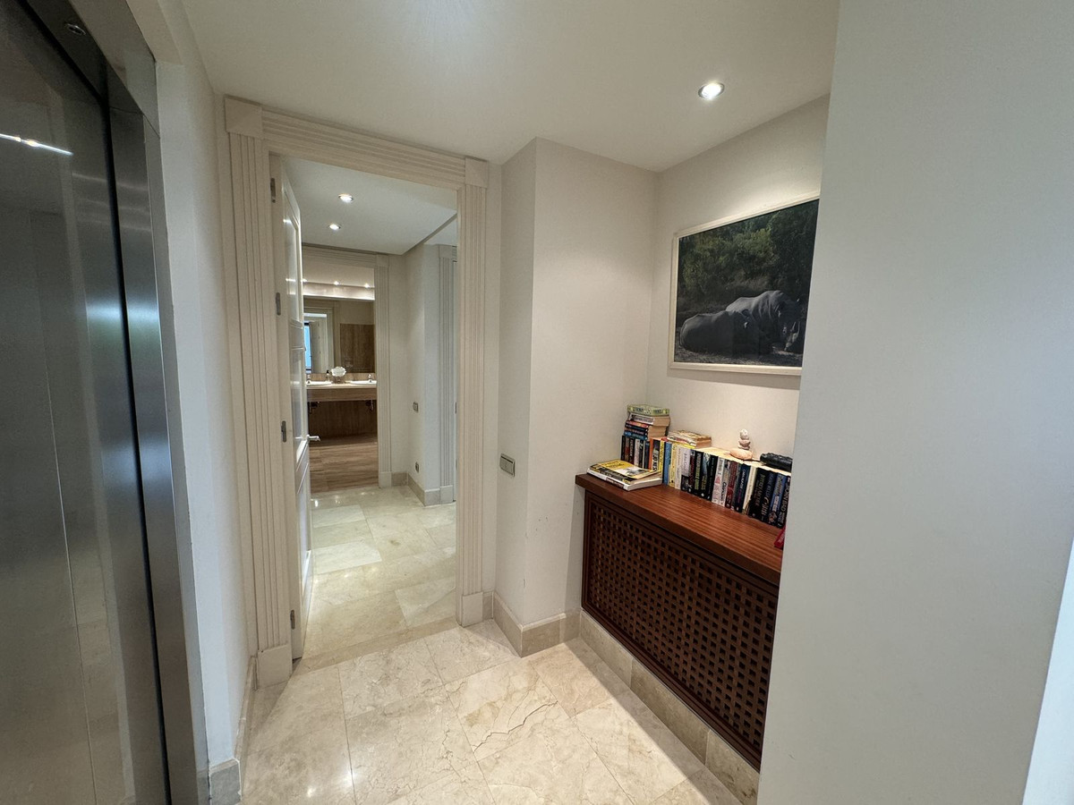 Begane grond appartement in Los Monteros-12