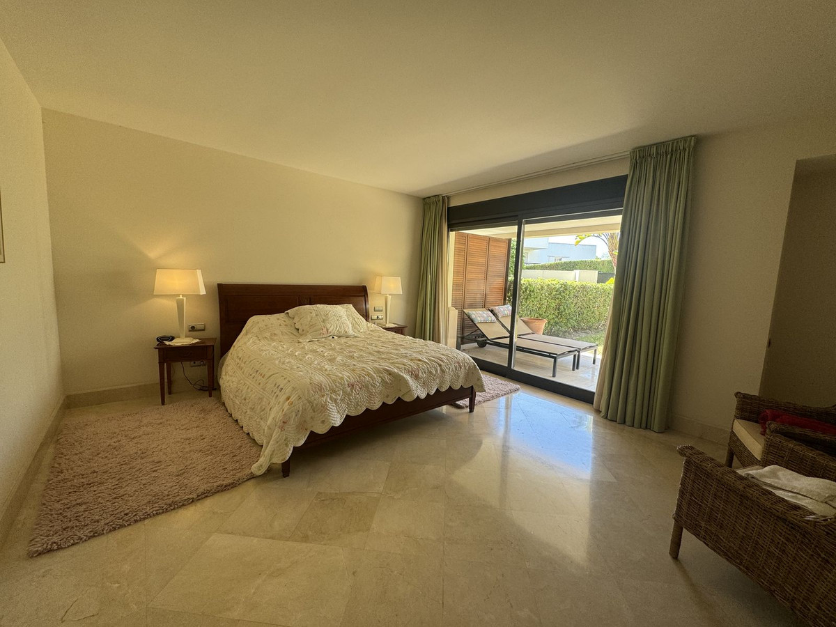 Begane grond appartement in Los Monteros-15