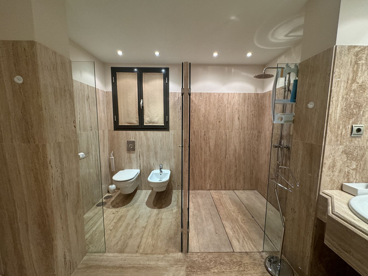 Begane grond appartement in Los Monteros-16