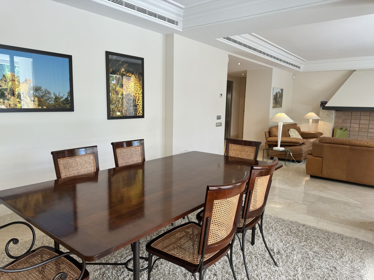 Begane grond appartement in Los Monteros-8