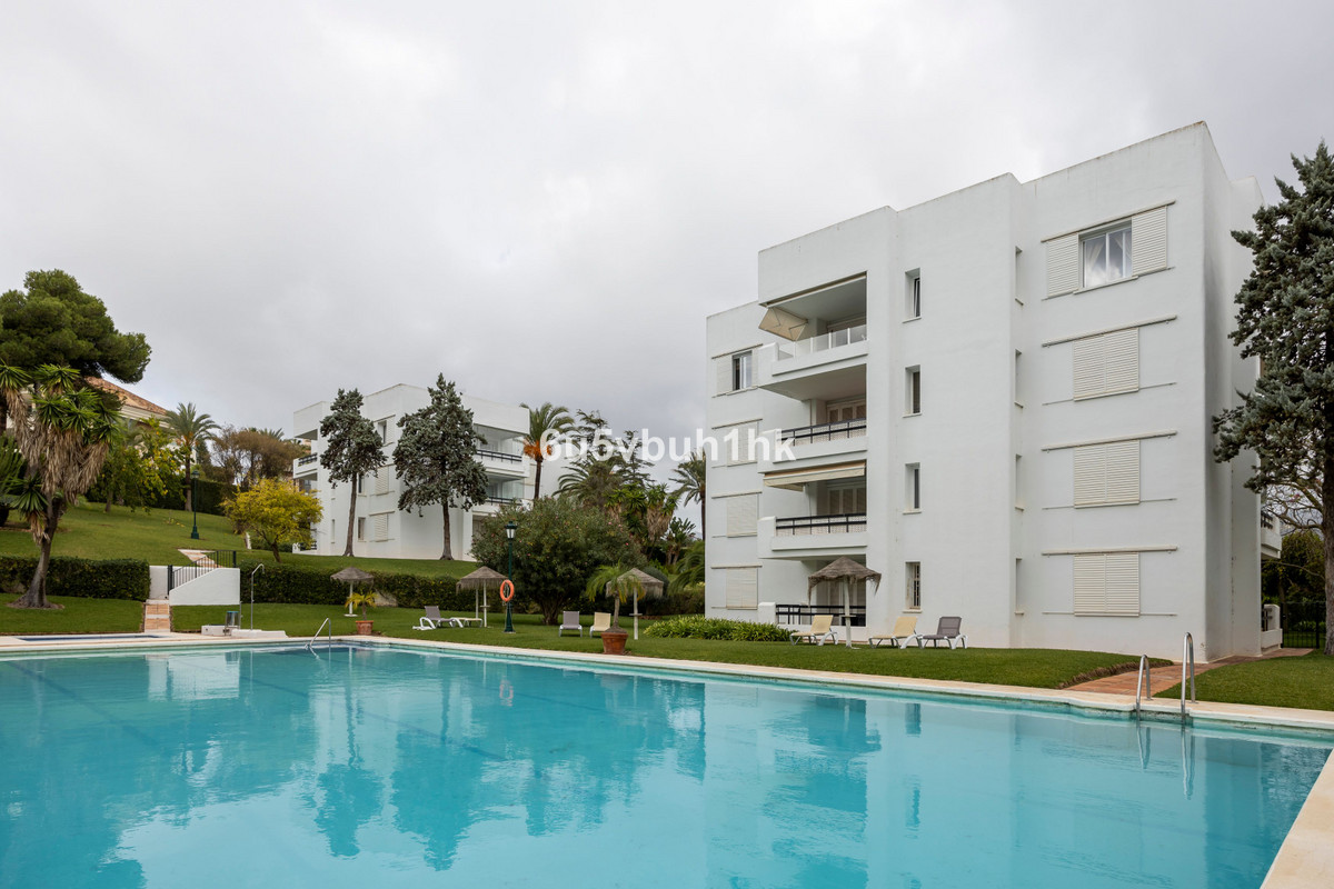 Penthouse te koop in Los Monteros | 3 slaapkamers H4884940