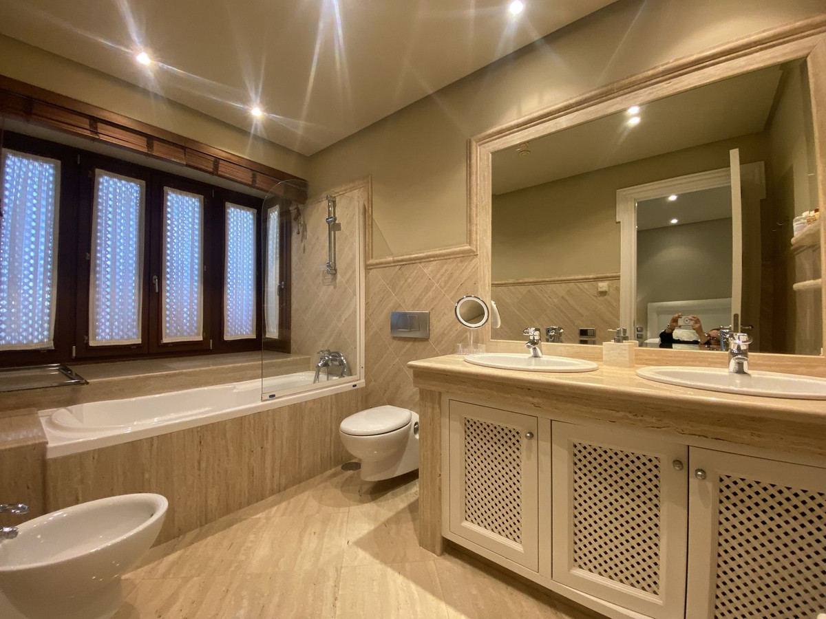 Begane grond appartement in Los Monteros-12