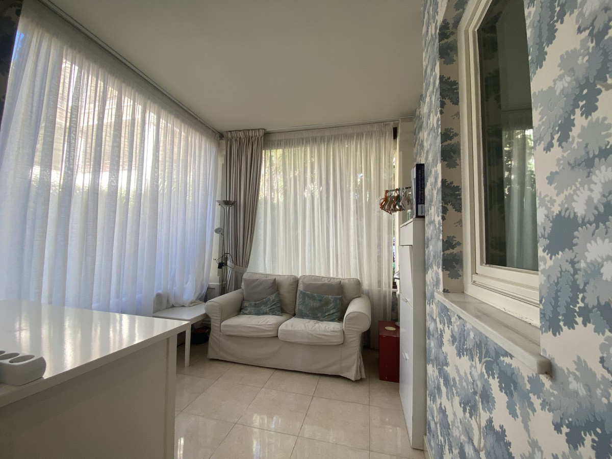 Begane grond appartement in Los Monteros-16