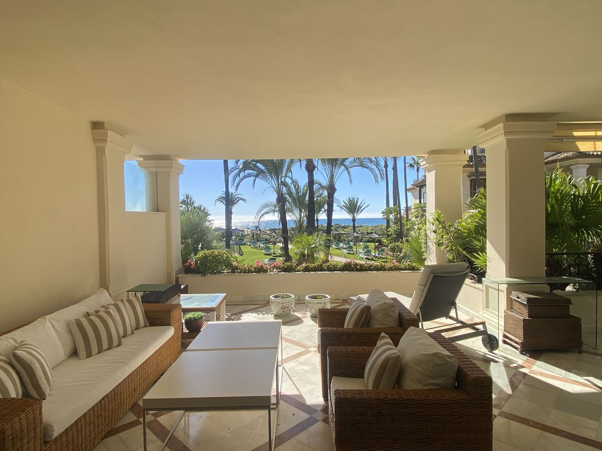 Begane grond appartement in Los Monteros-22