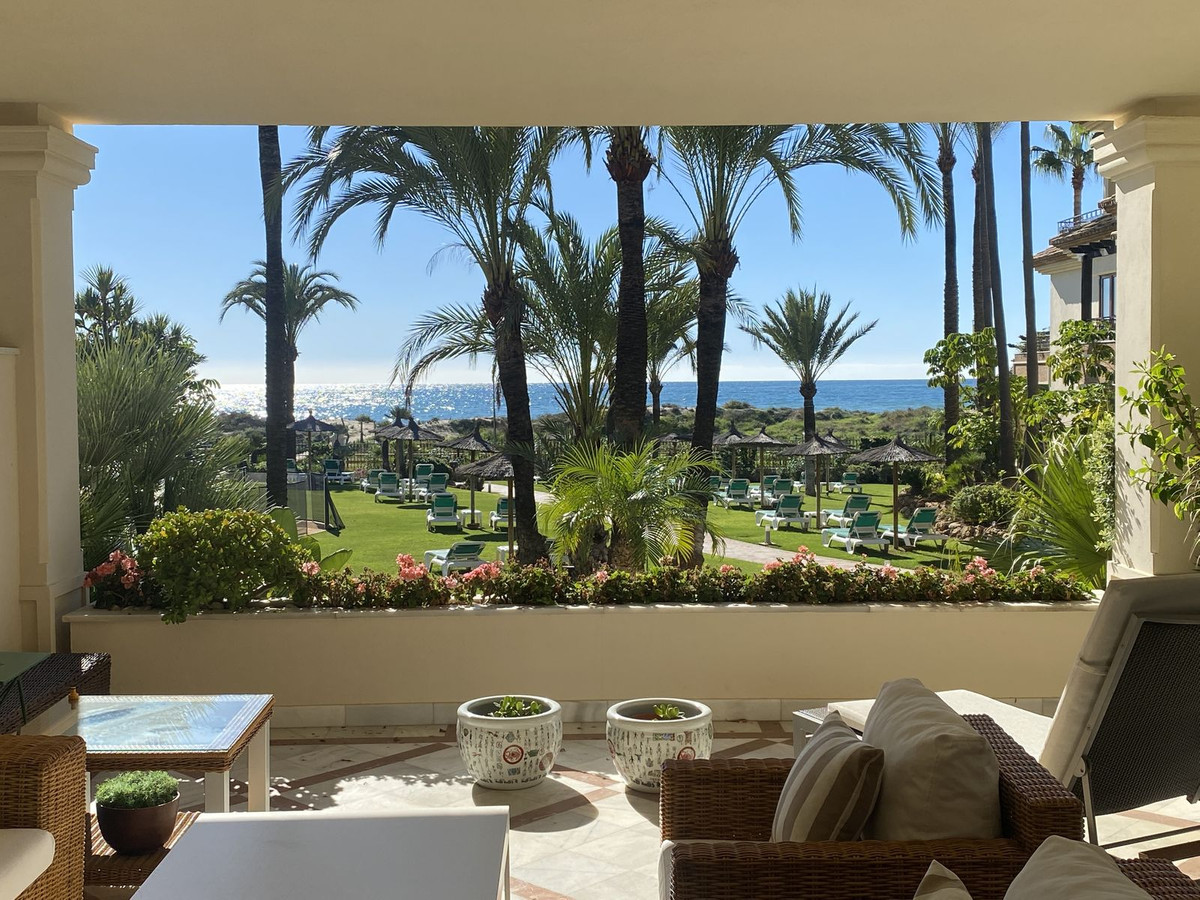 Begane grond appartement in Los Monteros-5