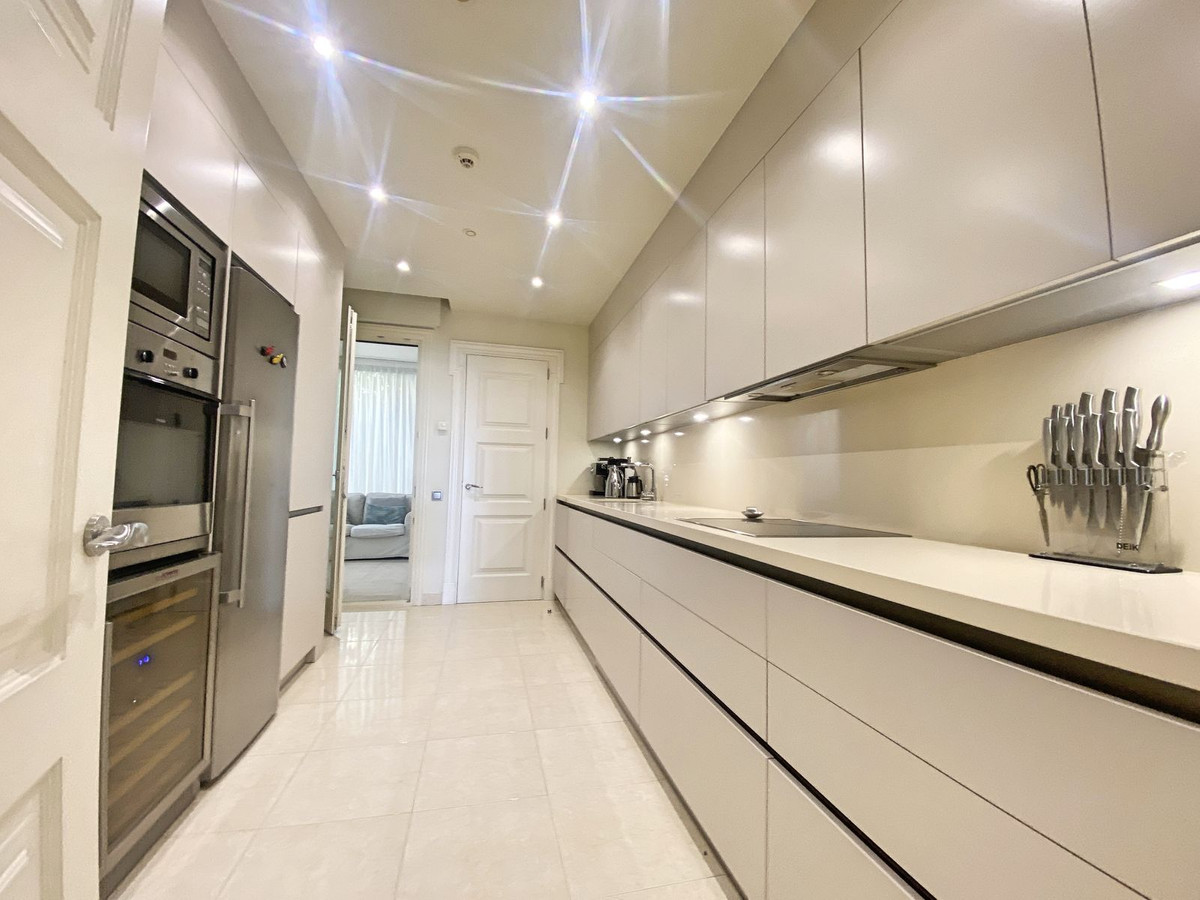 Begane grond appartement in Los Monteros-6
