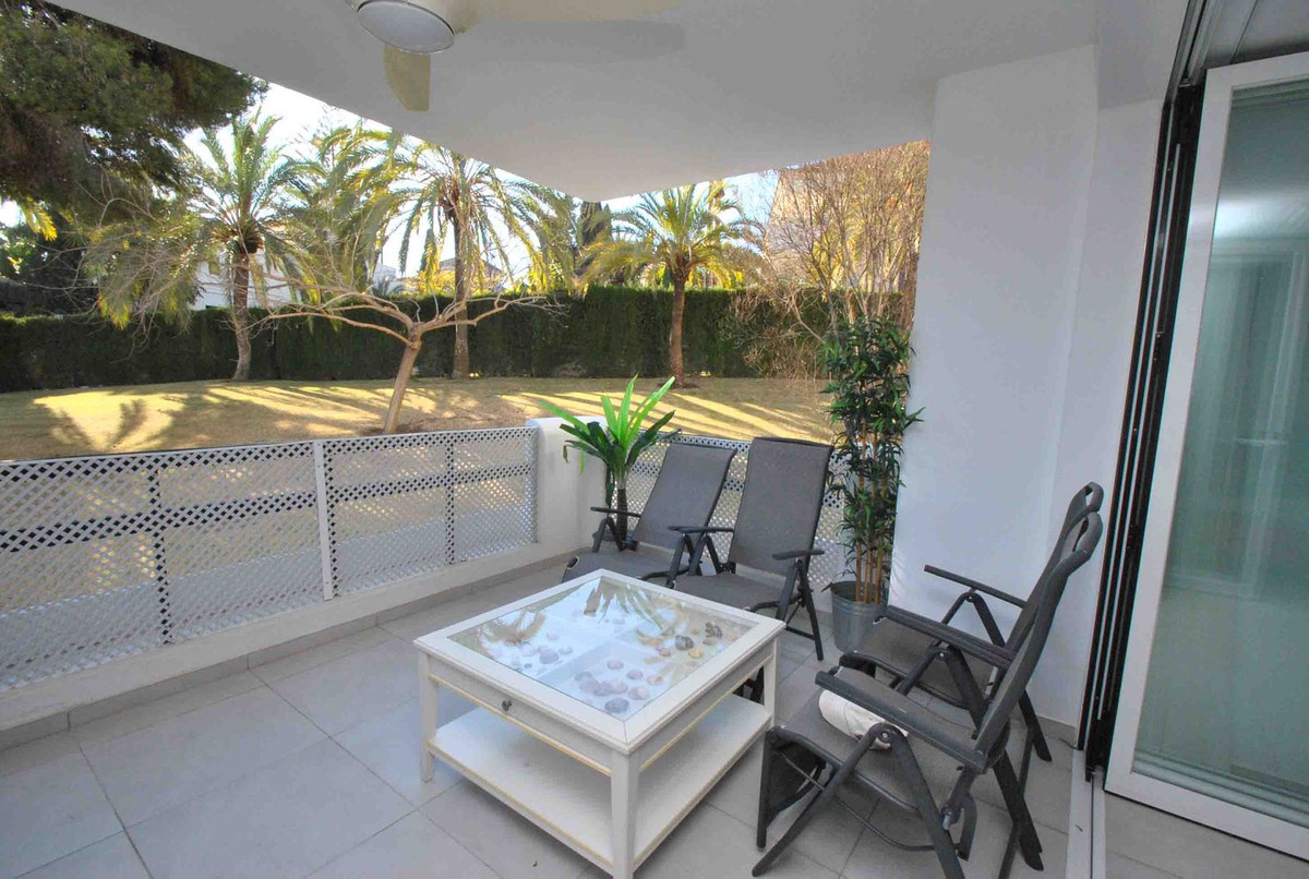 Tussenverdieping Appartement in Los Monteros-10