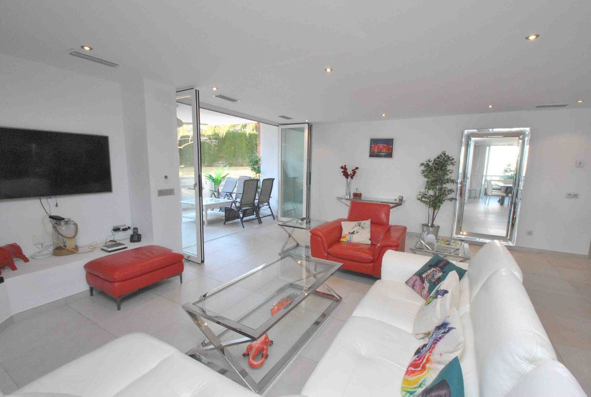 Tussenverdieping Appartement in Los Monteros-4