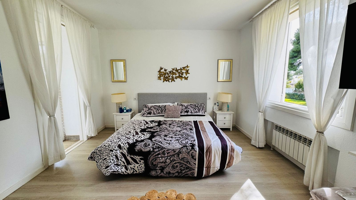 Begane grond appartement in Los Monteros-10
