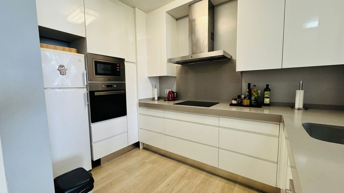 Begane grond appartement in Los Monteros-3