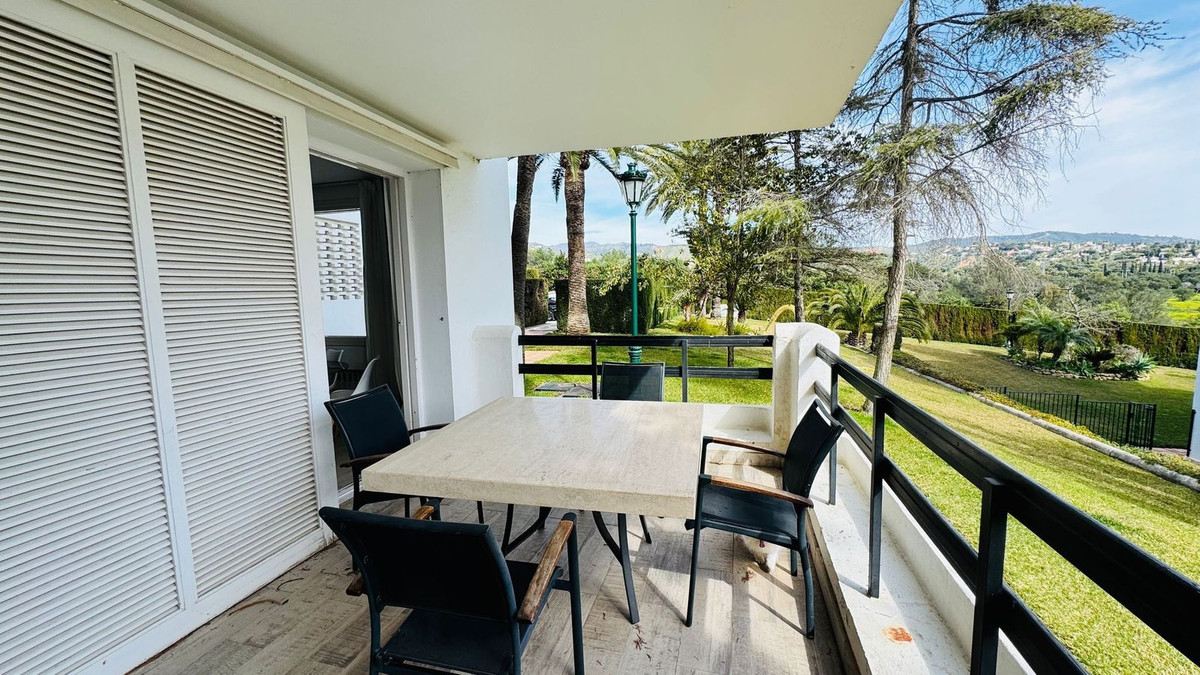 Begane grond appartement in Los Monteros-5