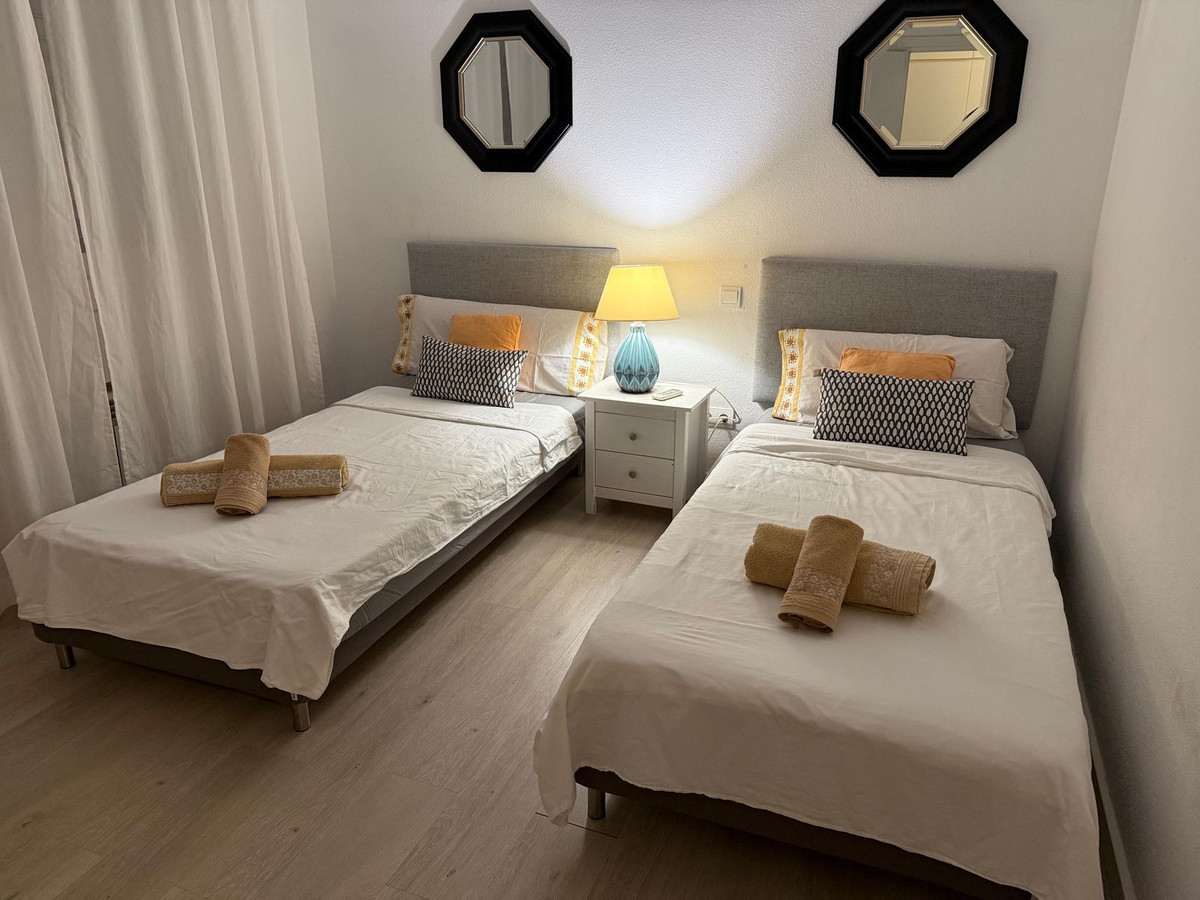 Begane grond appartement in Los Monteros-6