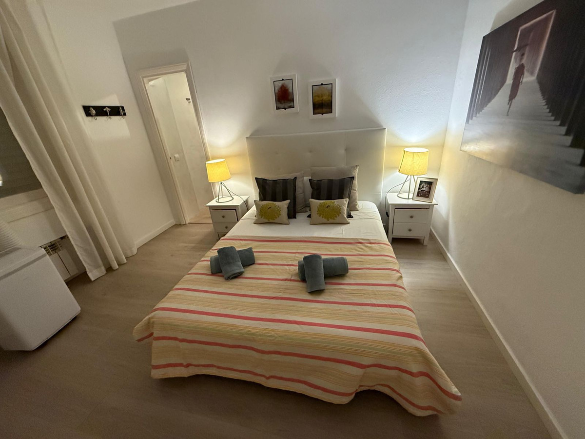 Begane grond appartement in Los Monteros-8