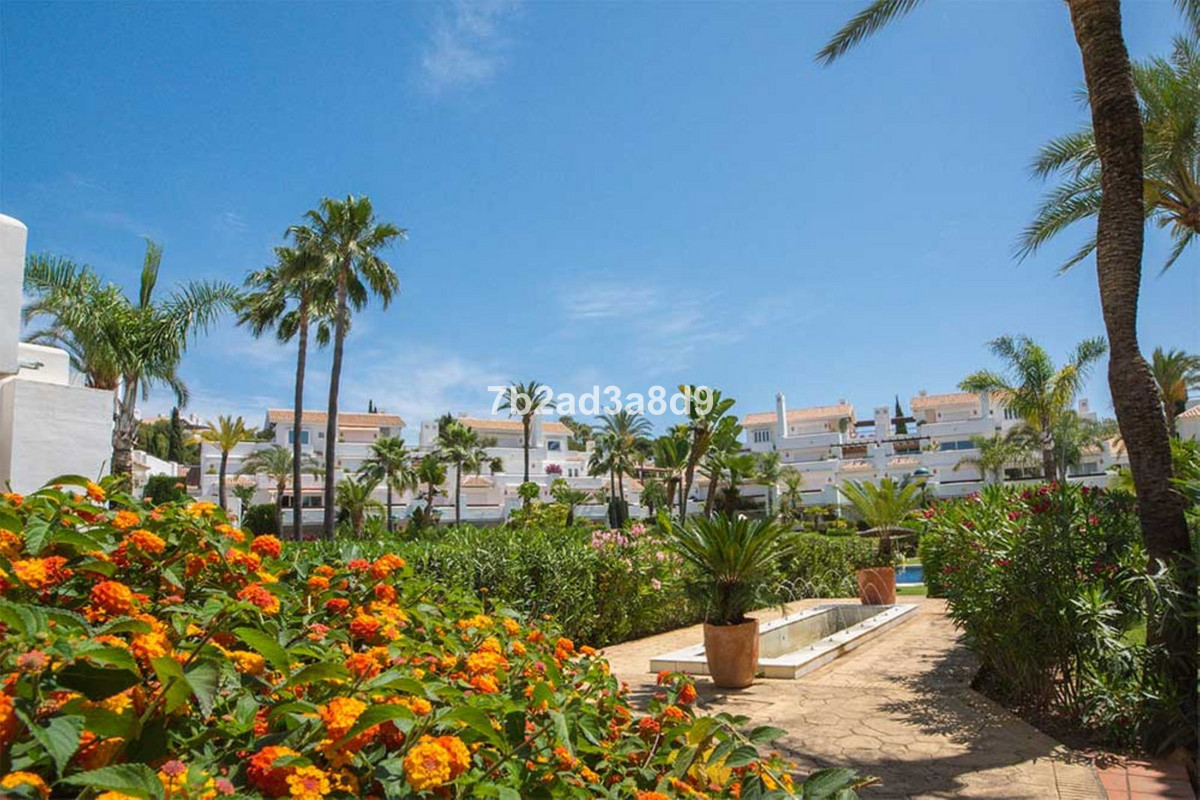 Tussenverdieping Appartement in Los Monteros-13