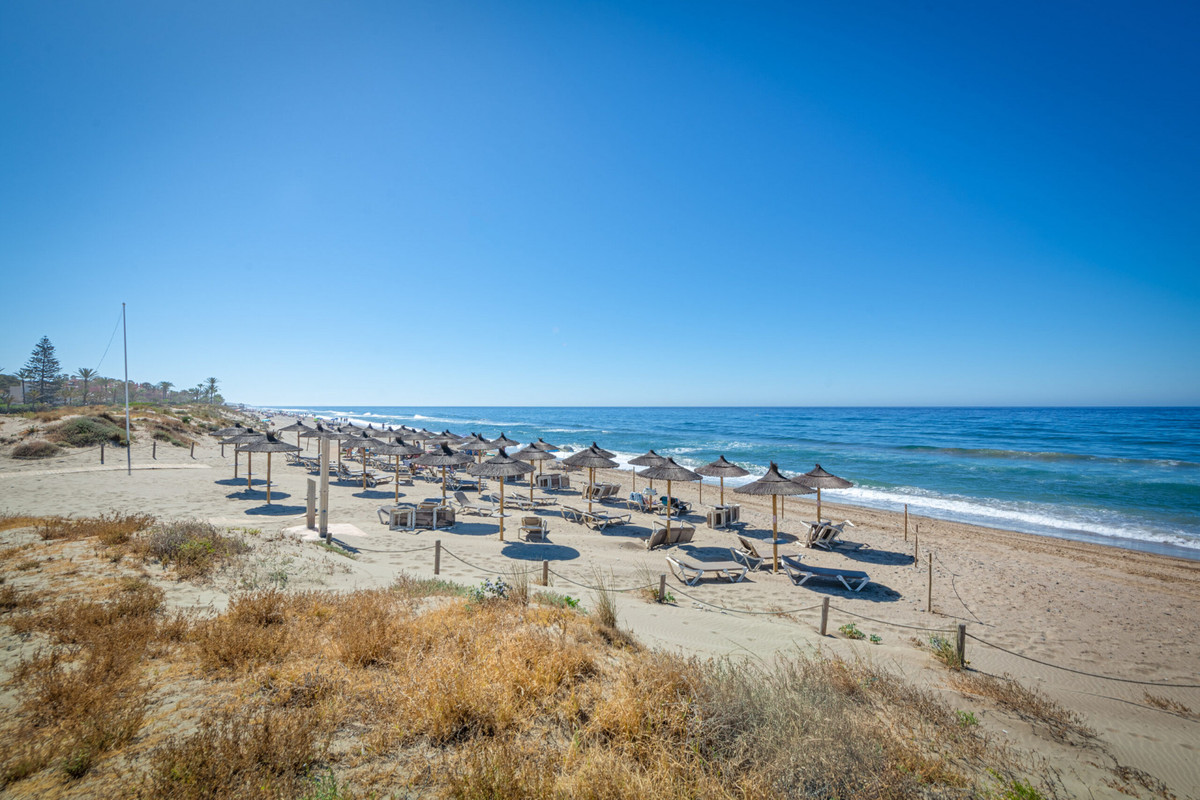 Tussenverdieping Appartement in Los Monteros-23