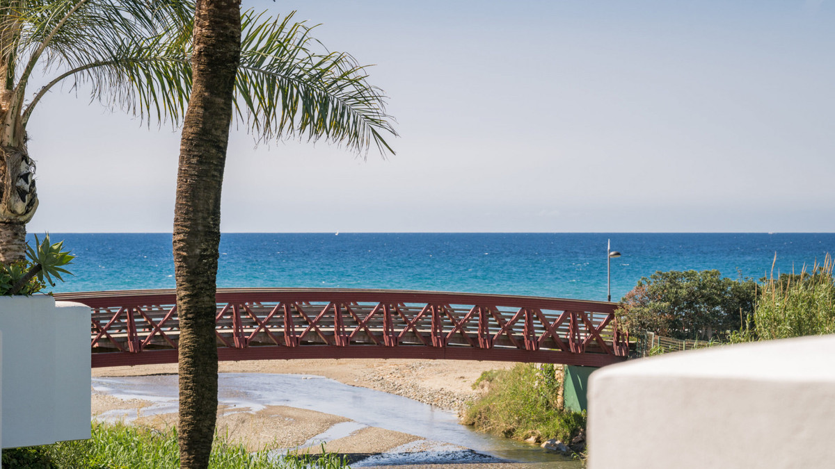 Tussenverdieping Appartement in Los Monteros-24