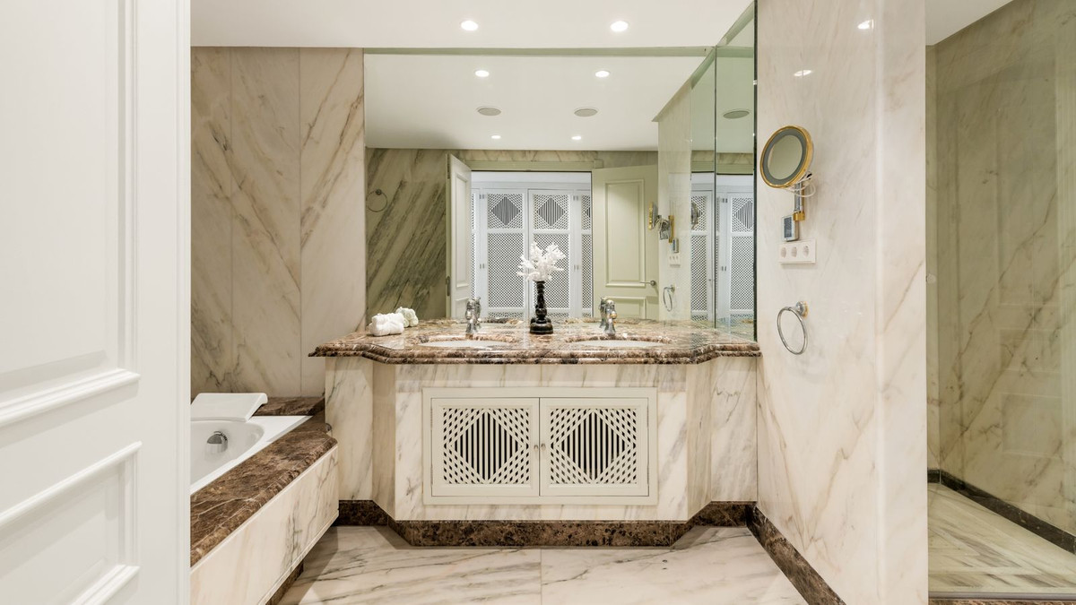 Penthouse in Los Monteros-13