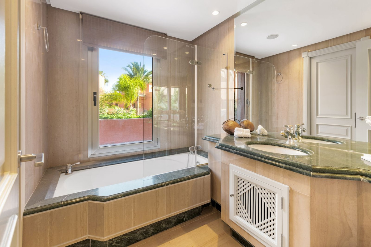 Penthouse in Los Monteros-15