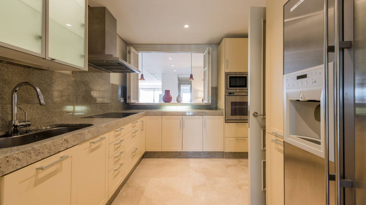 Penthouse in Los Monteros-19