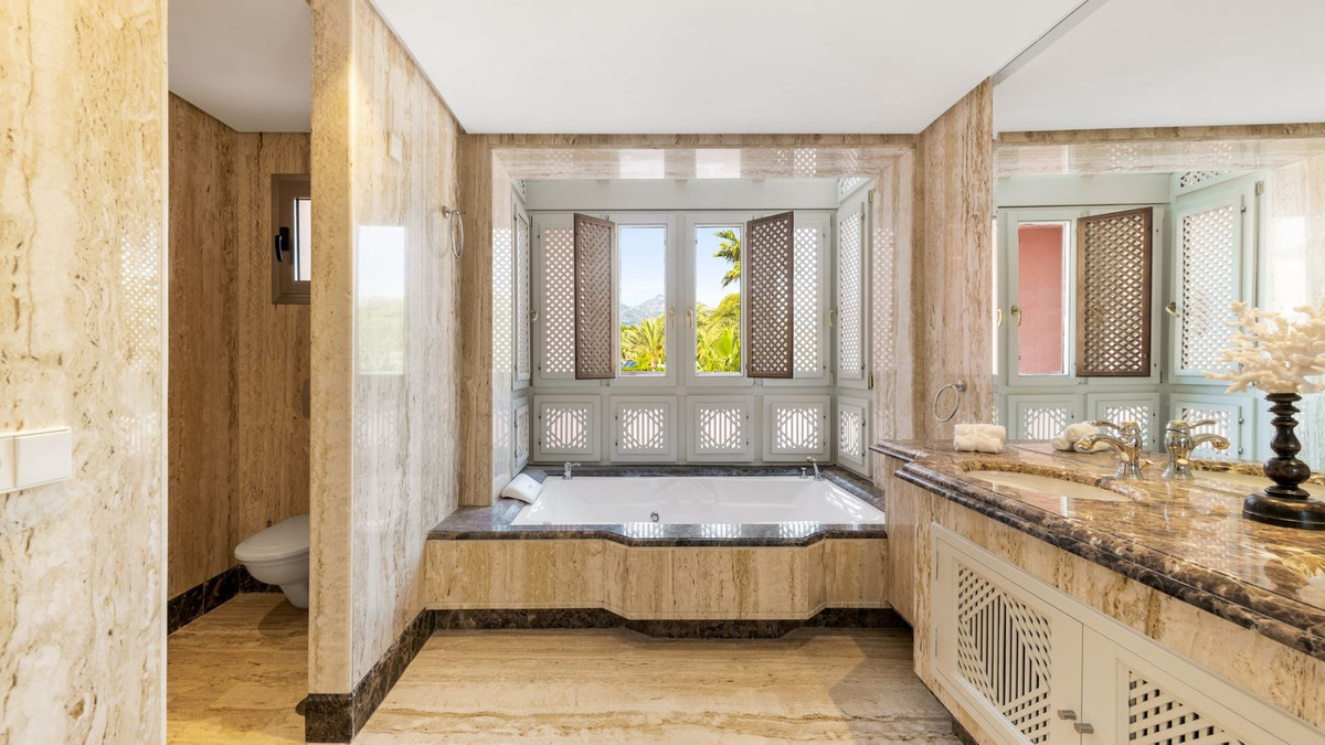 Penthouse in Los Monteros-7