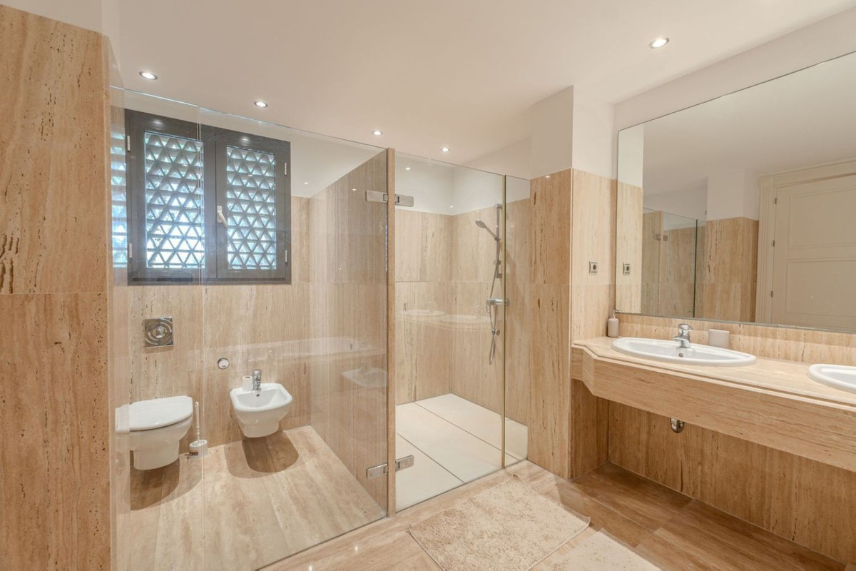 Tussenverdieping Appartement in Los Monteros-13