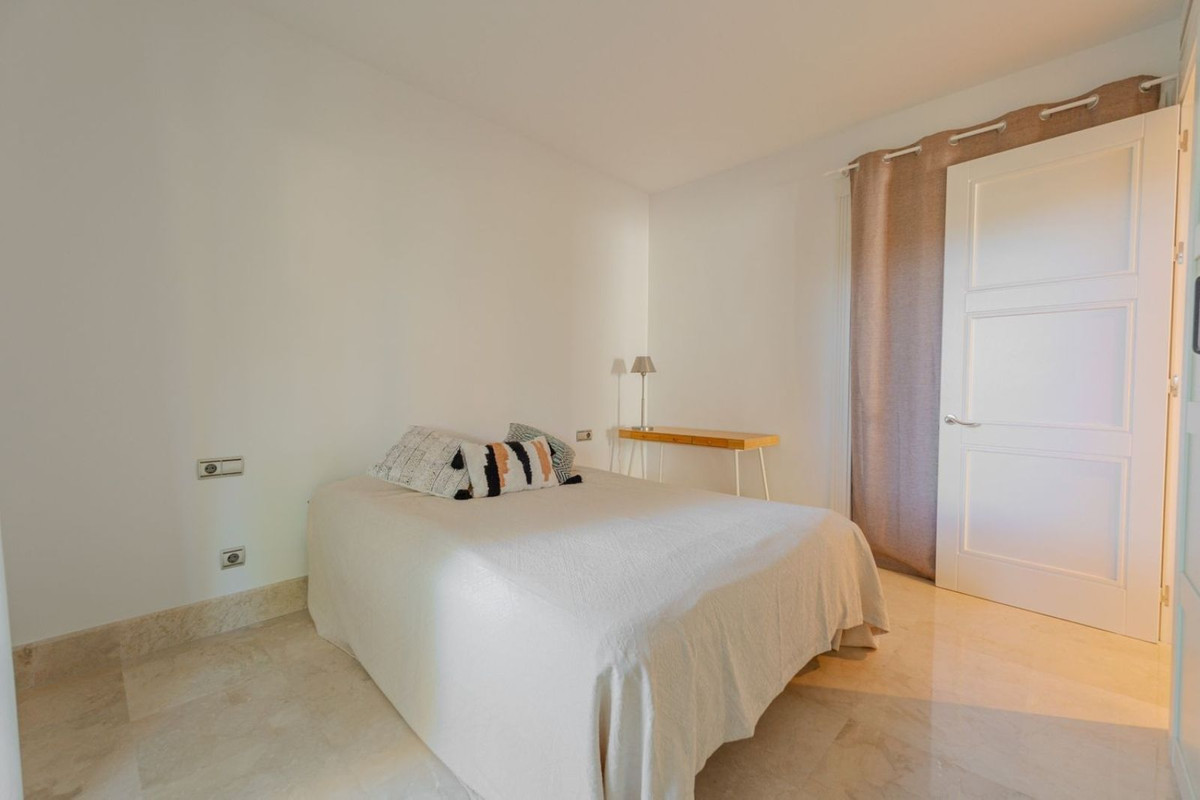 Tussenverdieping Appartement in Los Monteros-14
