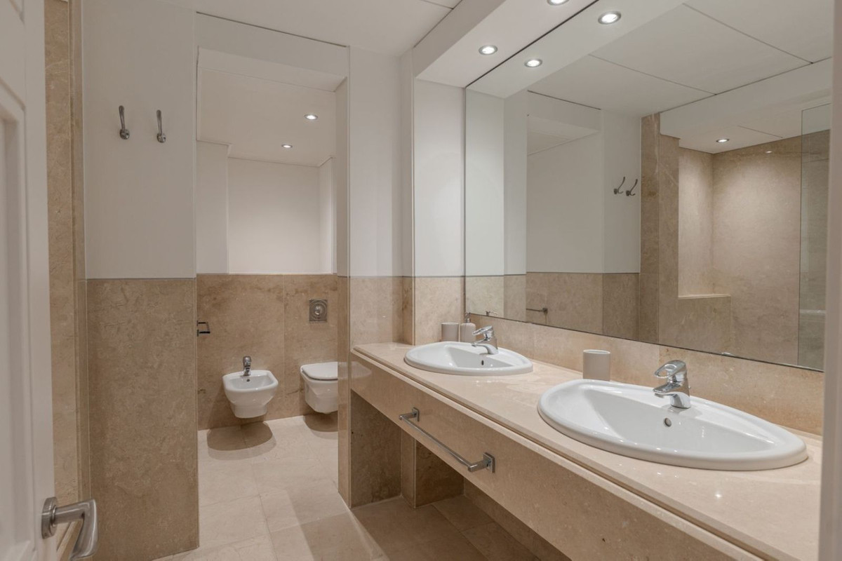 Tussenverdieping Appartement in Los Monteros-17