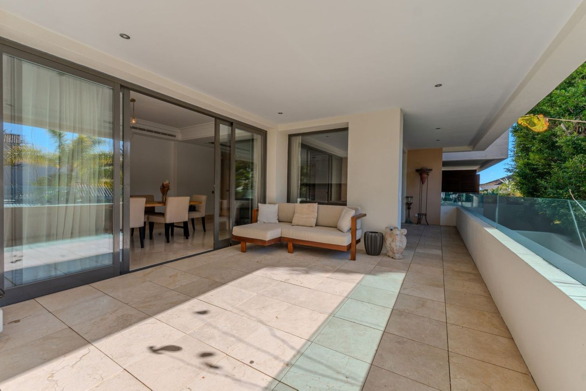 Tussenverdieping Appartement in Los Monteros-3