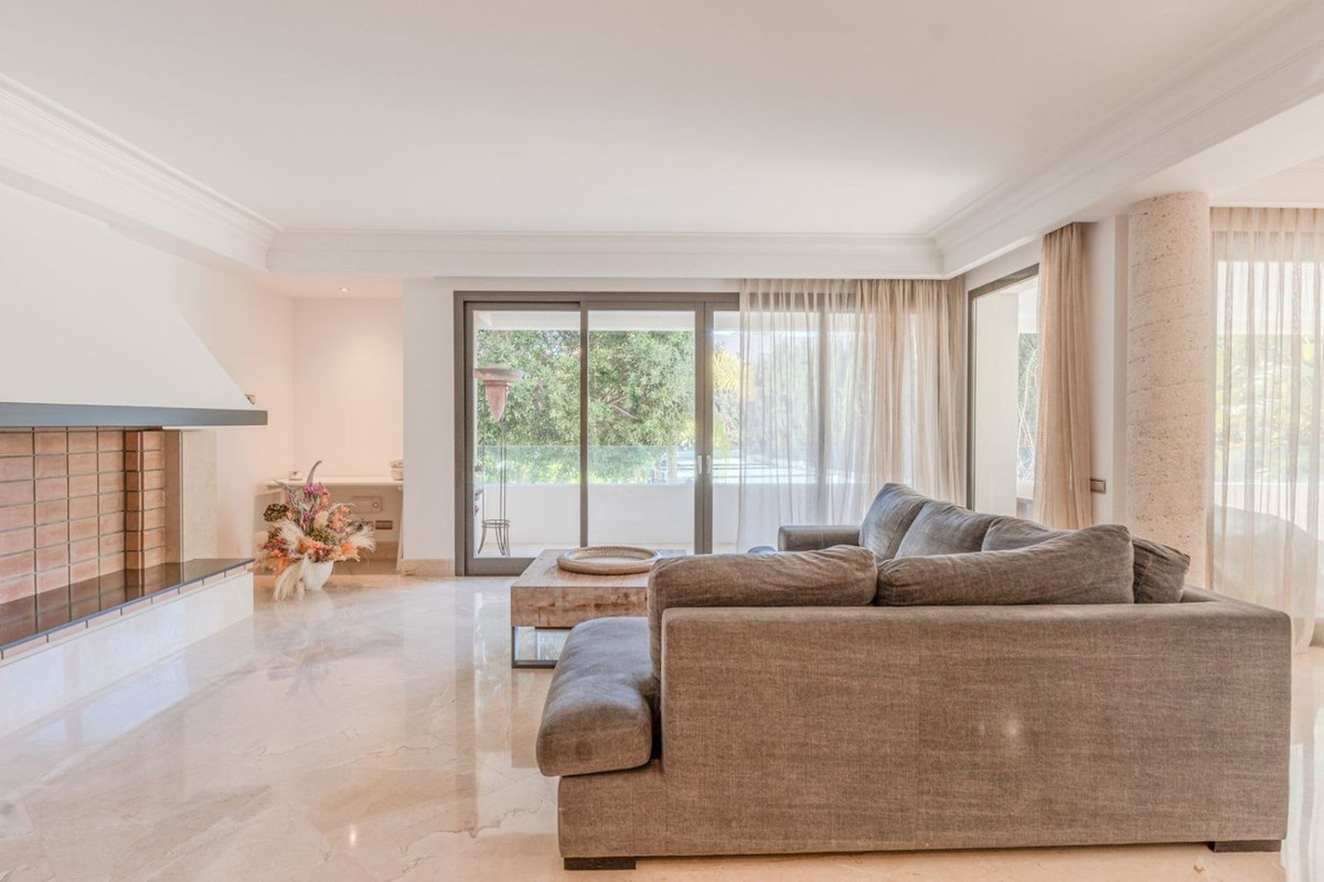 Tussenverdieping Appartement in Los Monteros-6