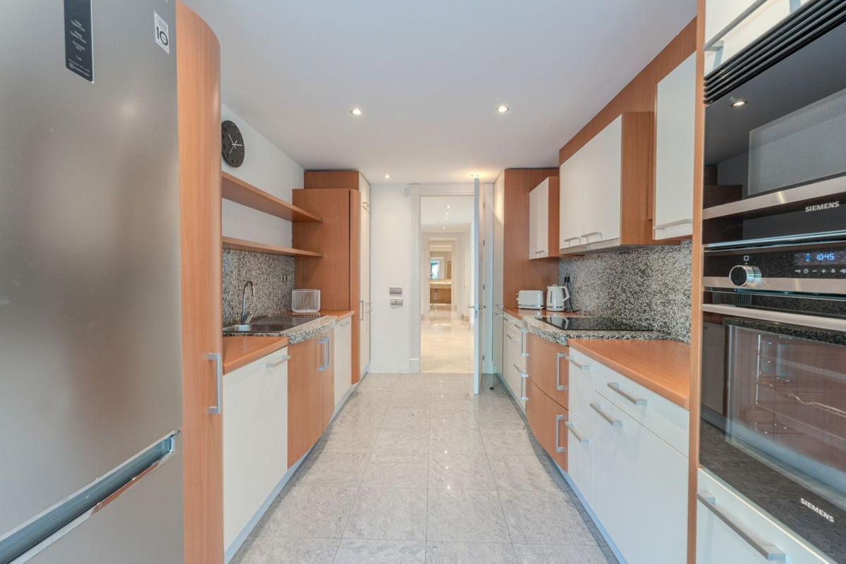 Tussenverdieping Appartement in Los Monteros-9