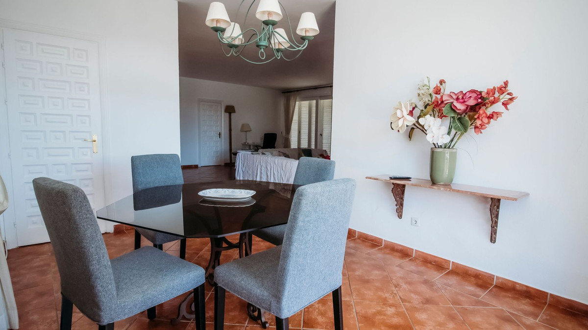 Appartement te koop in Los Monteros | 2 slaapkamers H5073091
