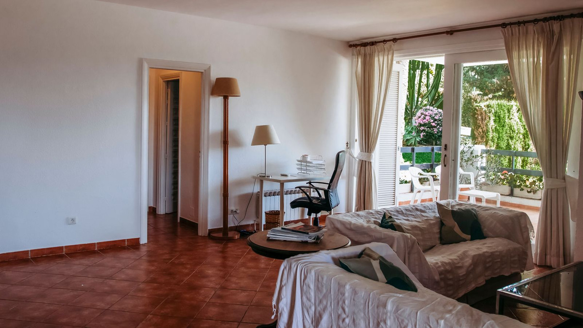 Appartement te koop in Los Monteros | 2 slaapkamers H5073091